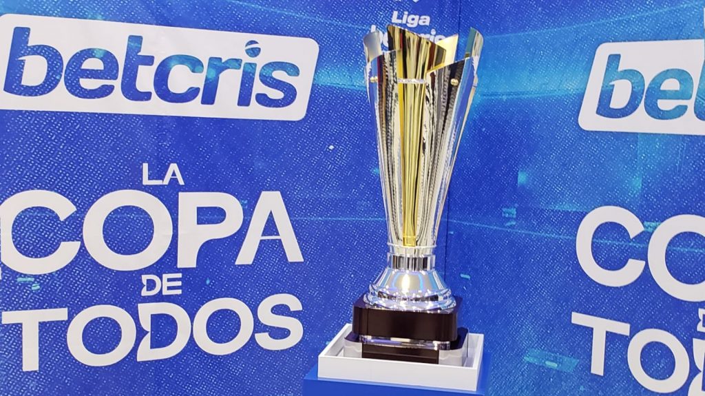 La copa de todos ya está entre nosotros. Liga Betcris de Honduras presento el premio al campeón