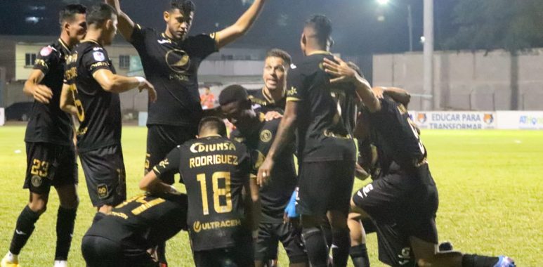 El FC Motagua venció a los Lobos de la UPN con doblete de Kevin López