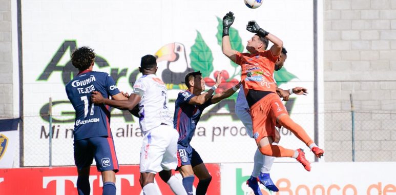 FC Motagua se queda con el invicto del Victoria en el suspiro del juego