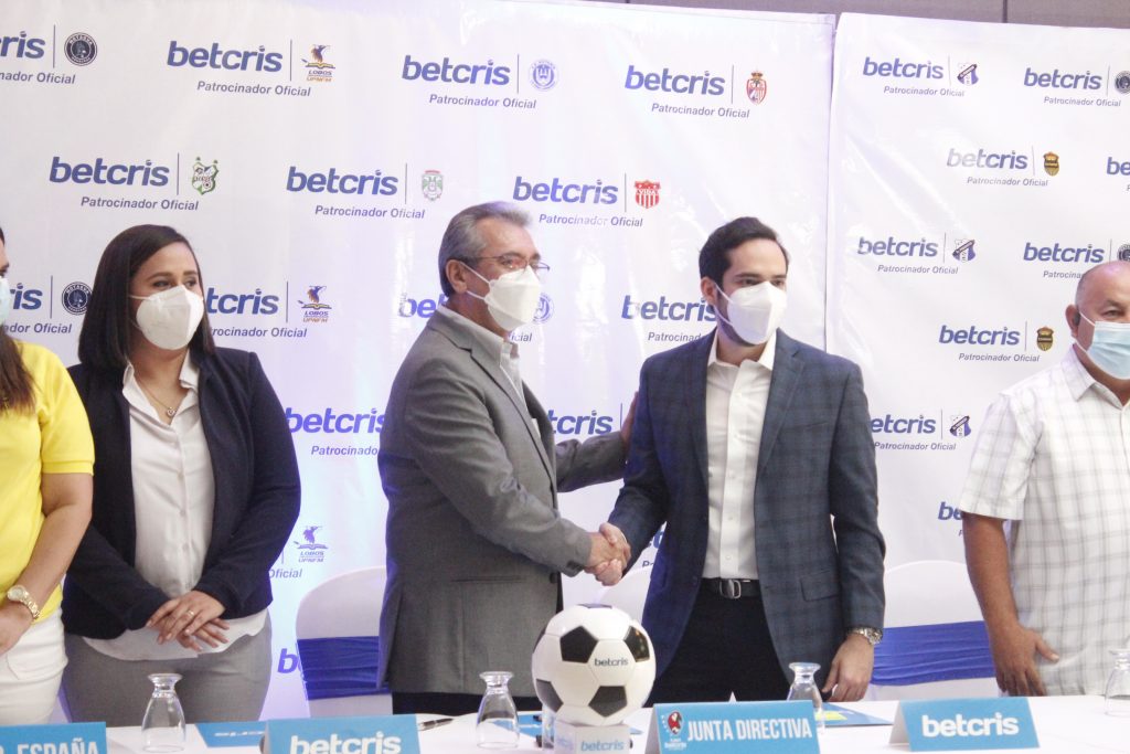 Nueve clubes de la Liga Nacional firman convenios de patrocinio con BETCRIS