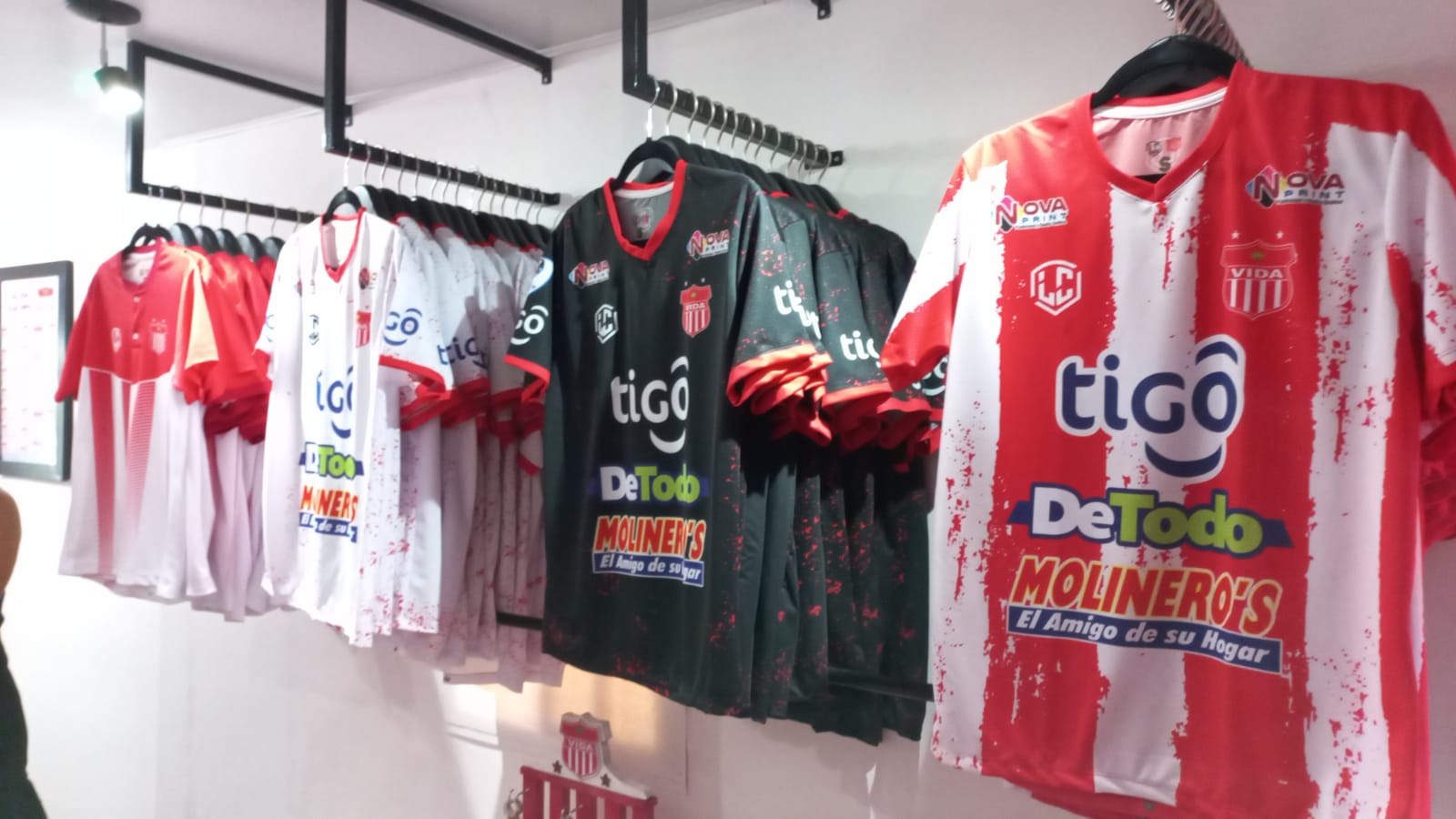 El CDS Vida inaugura su primera tienda en La Ceiba de ropa y accesorios –  Liga Betcris de Honduras