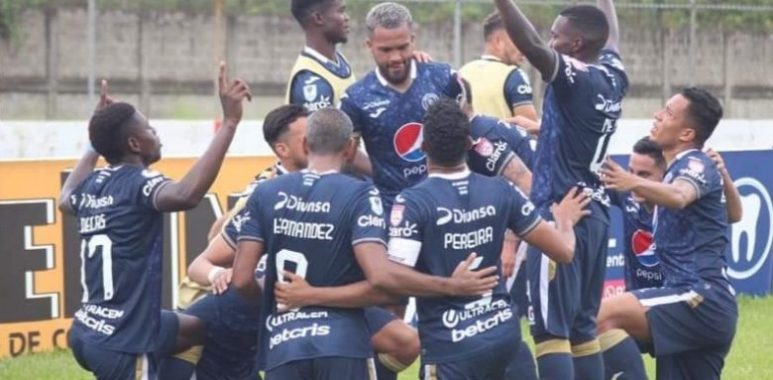 Motagua remonta ante Real Sociedad para seguir líder solitario del Apertura 2022