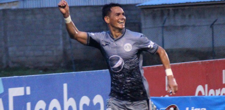 El FC Motagua vence al Victoria en la última jugada del juego y sigue líder