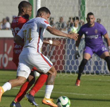 Olimpia inicia con pie derecho goleando a la Real Sociedad en el "Carlos Miranda"