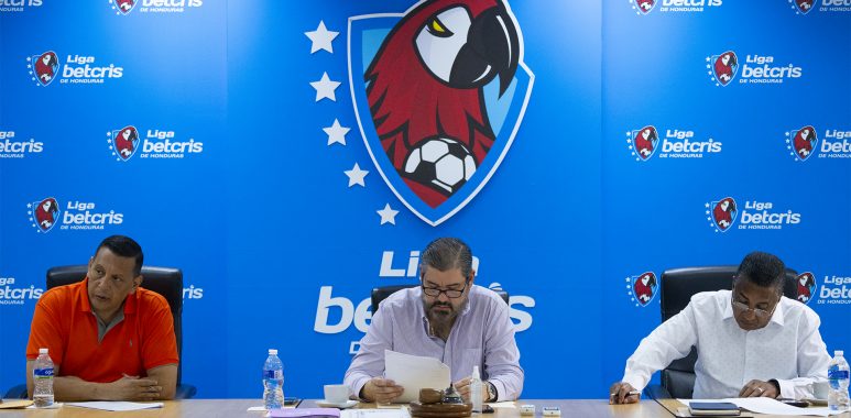 Liga Betcris de Honduras realiza congresillo previo al Clásico entre CD Marathón y el Real España